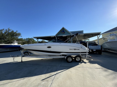 2025 Nautic Star Deck Boats