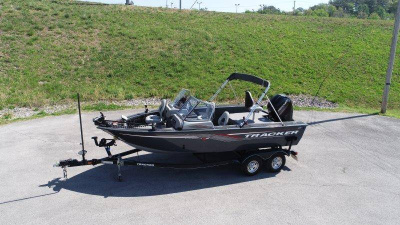 2019 Tracker Targa V18