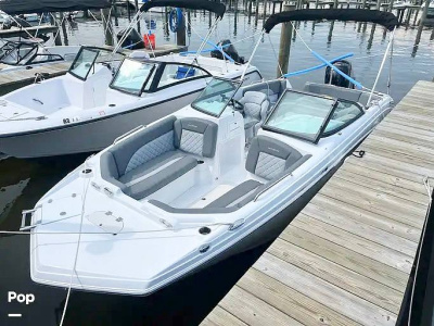 2025 Nautic Star 223 DC