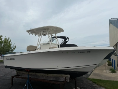 2021 Sailfish 220 CC