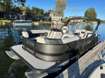 2026 Sylvan L3 CLZ DH Tritoon - Mercury 200HP - Dealer Demo