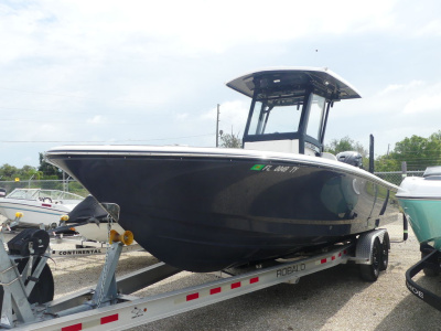 2023 Robalo 266 Cayman