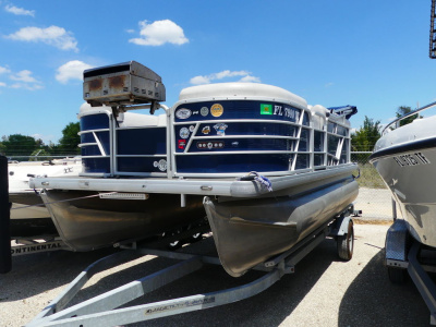 2016 Tracker Targa V18 Combo