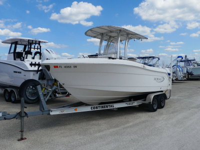 2019 Robalo R222