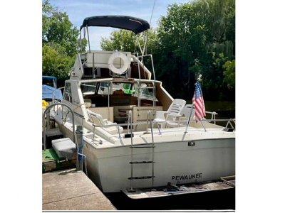 1970 Chris Craft Commander Sports Express Flybridge