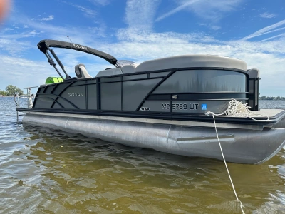 2022 Sylvan L3 DLZ TRITOON