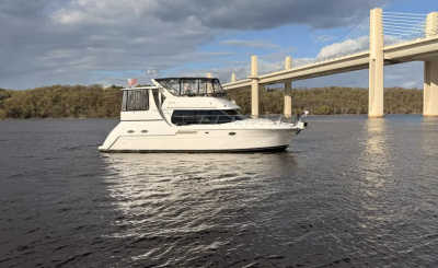 2000 Carver 406 Aft Cabin Motor Yacht