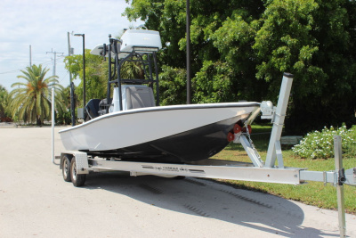 2019 Yellowfin 24 BAY CE