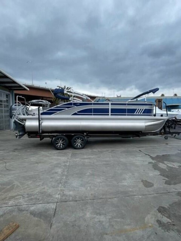 2023 Bennington L Series 23
