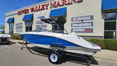 2014 Scarab 215