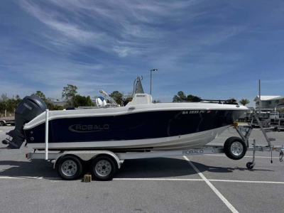 2023 Robalo Explorer
