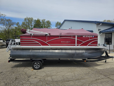 2017 Sylvan 8520 CR