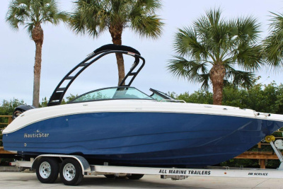 2023 Nautic Star 243 DC Deck