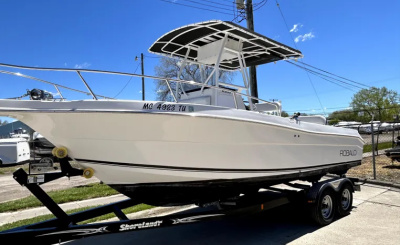 2004 Robalo R230 Center Console