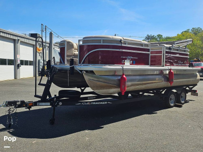 2024 Sun Tracker Party Barge 20 DLX