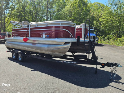 2024 Sun Tracker Party Barge 20 DLX
