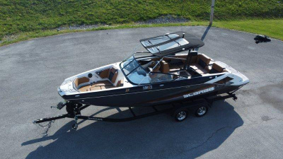 2018 Scarab 255 ID Wake Ed
