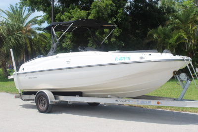 2018 Bayliner 210