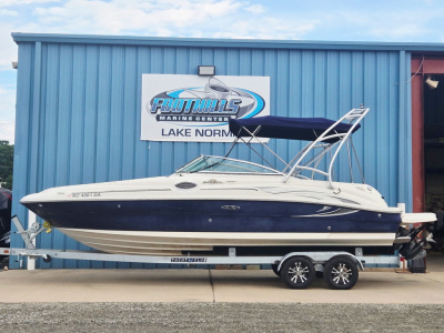 2005 Sea Ray 240 Sundeck