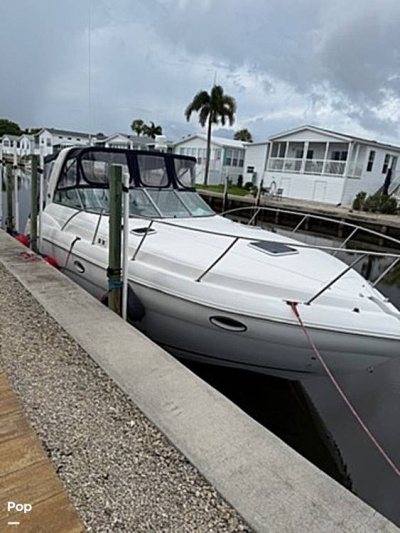 2006 Rinker 320 Express Cruiser