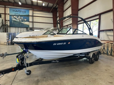 2023 Sea Ray 210 SPX