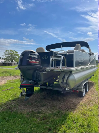2016 Avalon 2385 GF Saltwater Series