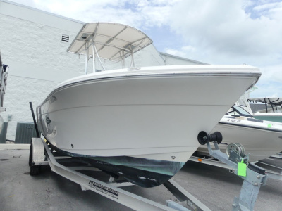 2018 Cobia 220CC