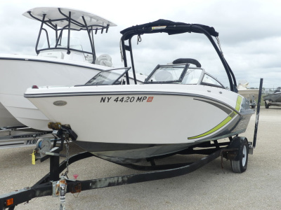 2017 Glastron GTS200