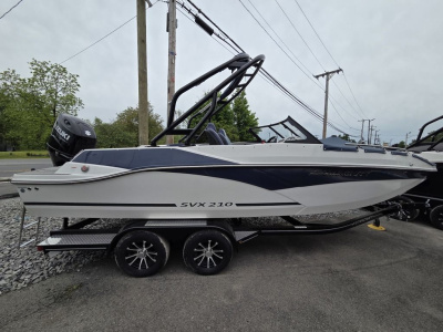2026 Starcraft SVX 210 DC OB w/200hp and Trailer