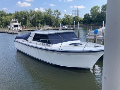1987 Marinette 28 Sportsman