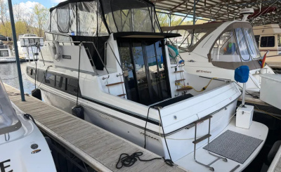 1986 Carver 3297 Mariner