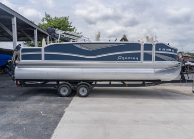 2019 Premier Explorer 220
