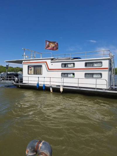 1982 Sumerset Houseboats 46