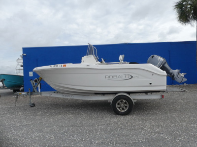 2021 Robalo R180