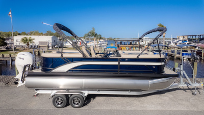 2026 Bennington 22 S Stern Radius