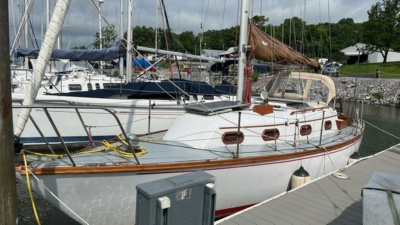 1984 Cape Dory 270
