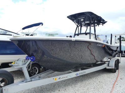 2021 Sea Born LX24 Center Console LE