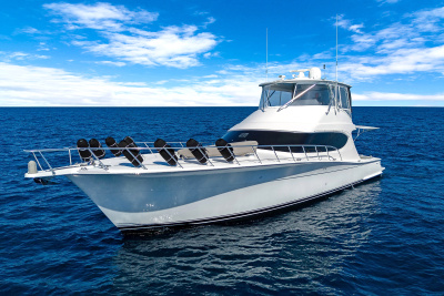 2016 Hatteras Gt63