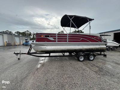 2024 Lowe SF212W