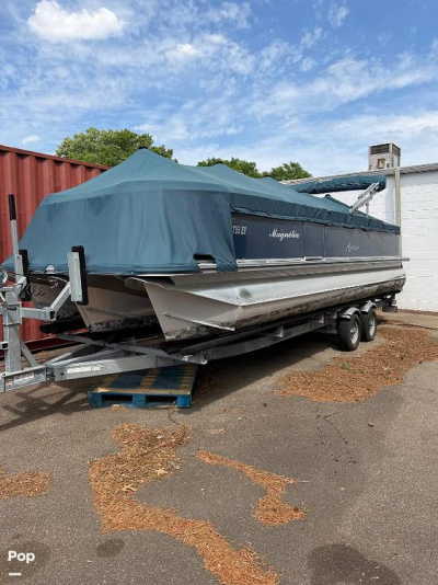 2023 Avalon Venture RF 2585