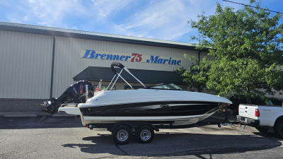 2016 Sea Ray 240 Sundeck
