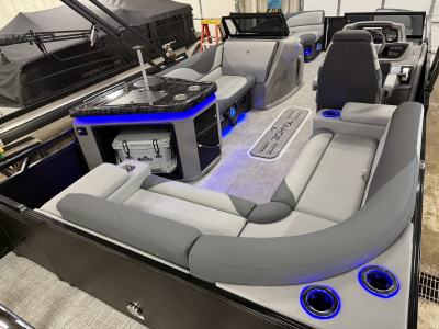 2026 Tahoe LTZ 2385 Elite Windshield Tritoon & 300HP Honda Mclaren Performance 4-Stroke
