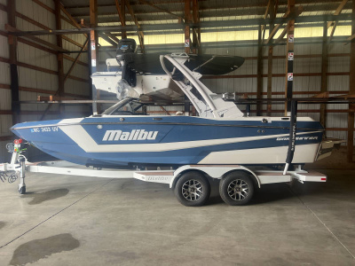 2022 Malibu 21 LX