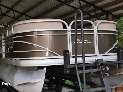 2020 Sun Tracker Party Barge 22 DLX