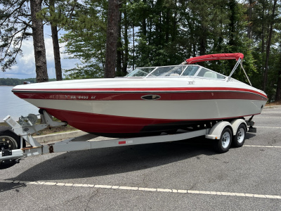 1990 Rinker 236 Sport Cuddy