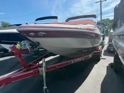2005 Glastron GX 235