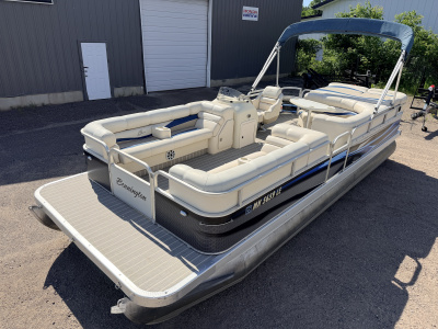 2000 Bennington 2275 LX  & 50HP Mercury 4Stroke
