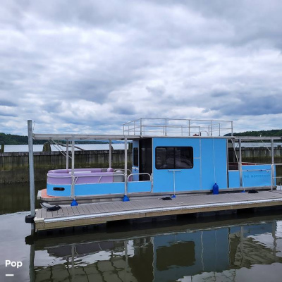 2005 Sun Tracker Party Cruiser 32