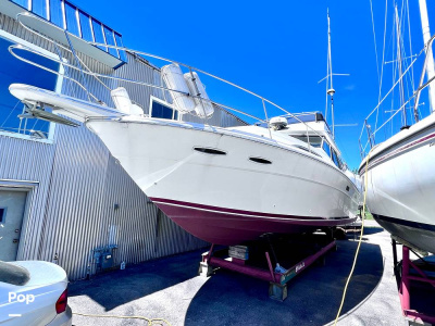 1983 Sea Ray 390 Sportfish