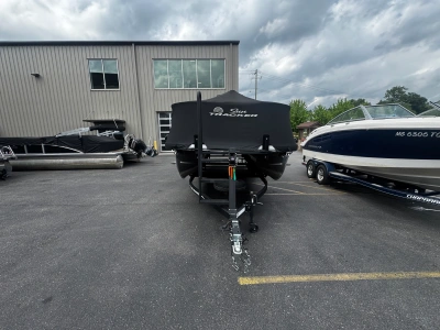 2023 Tracker PARTY BARGE 20 DLX